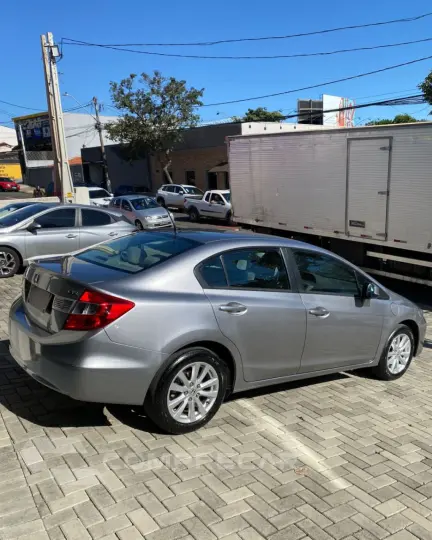 Civic Sedan LXS 1.8/1.8 Flex 16V Aut. 4p