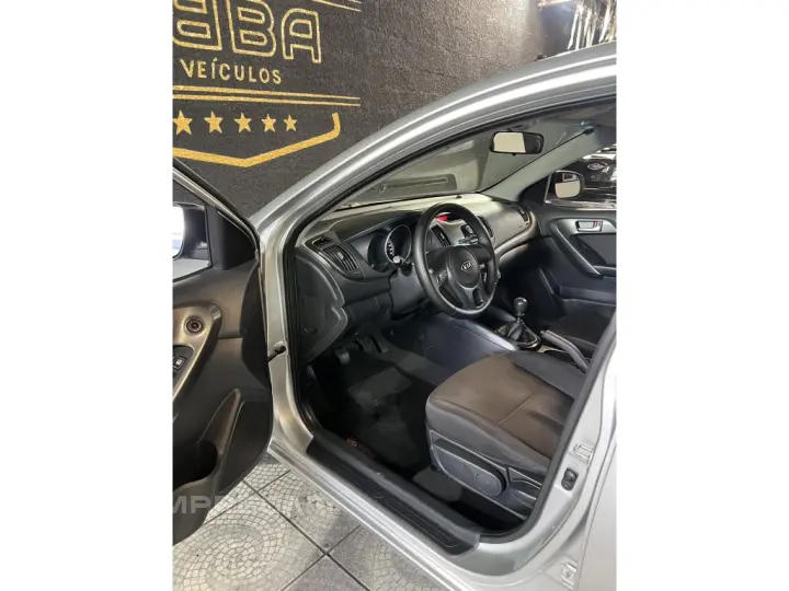 CERATO 1.6 EX3 SEDAN 16V GASOLINA 4P MANUAL