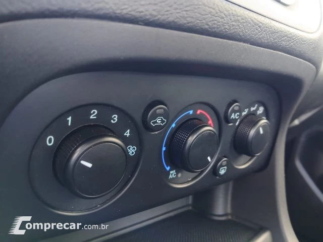KA + - 1.0 TI-VCT SE SEDAN MANUAL