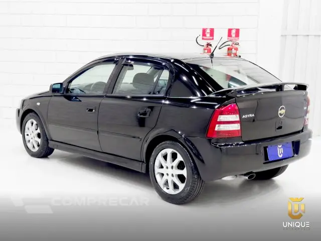 ASTRA HATCH - 2.0 MPFI ADVANTAGE 8V 4P MANUAL