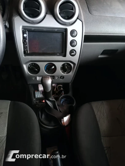 FIESTA 1.6 MPI Class Hatch 8V