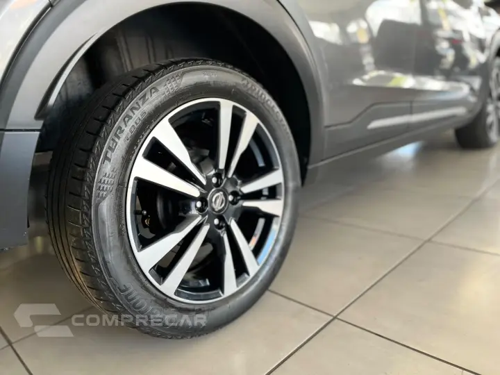 KICKS ADVANCE CVT