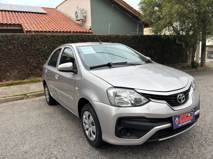 ETIOS 1.5 X Sedan 16V