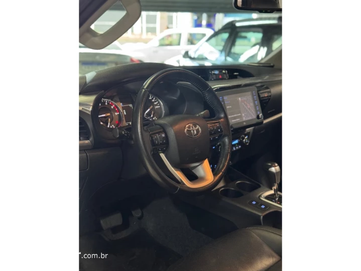 HILUX 2.8 D-4D TURBO DIESEL CD SRX 4X4 AUTOMÁTICO