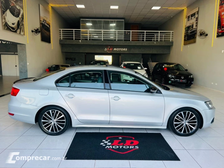 JETTA 2.0 COMFORTLINE 120CV FLEX 4P TIPTRONIC