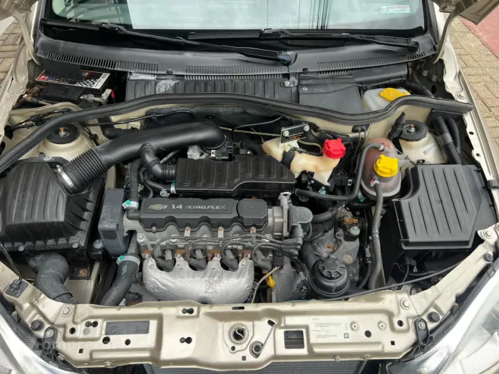 CORSA 1.4 MPFI Premium 8V