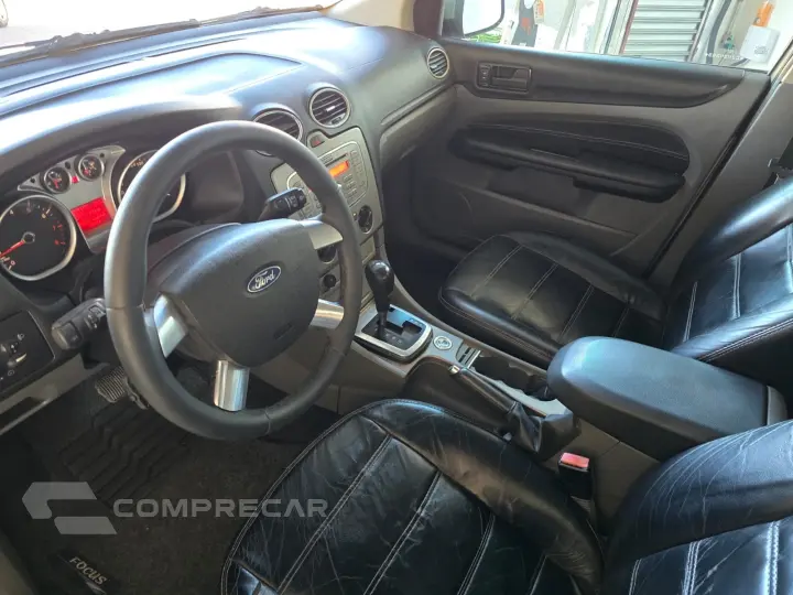 Focus Sedan 2.0 16V/2.0 16V Flex 4p Aut.