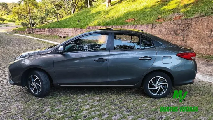 YARIS 1.5 16V FLEX SEDAN XLS CONNECT MULTIDRIVE