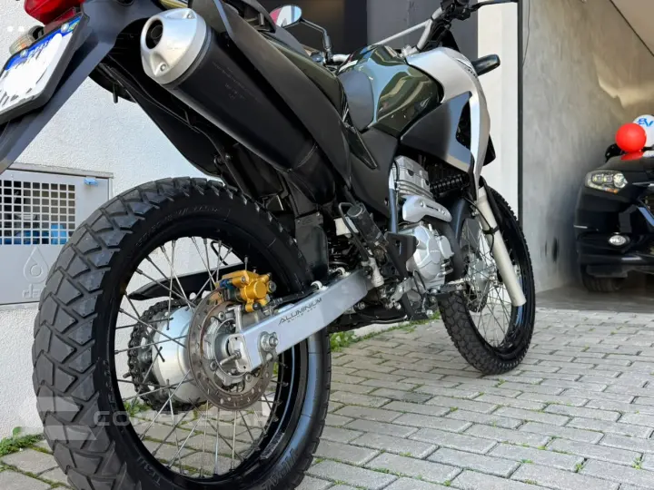 XRE 300