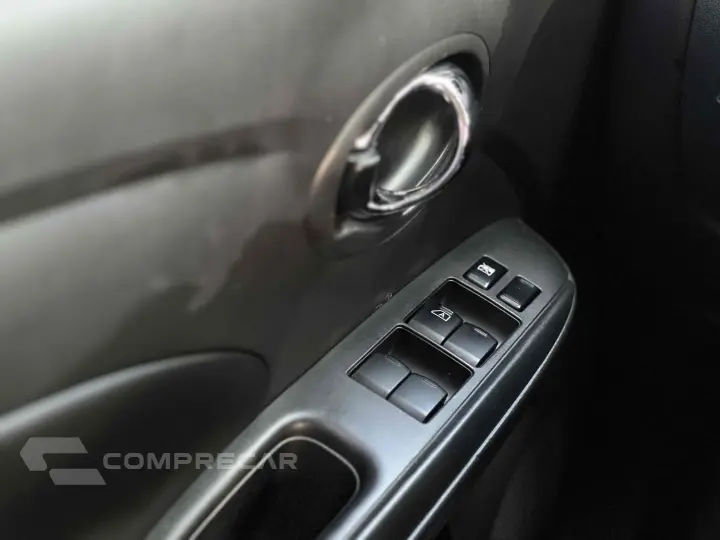 VERSA 1.6 16V FLEX UNIQUE 4P XTRONIC