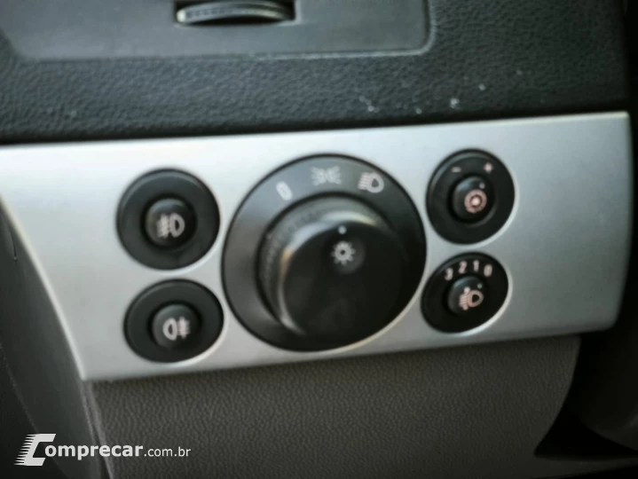 VECTRA 2.0 MPFI Elegance 8V 140cv