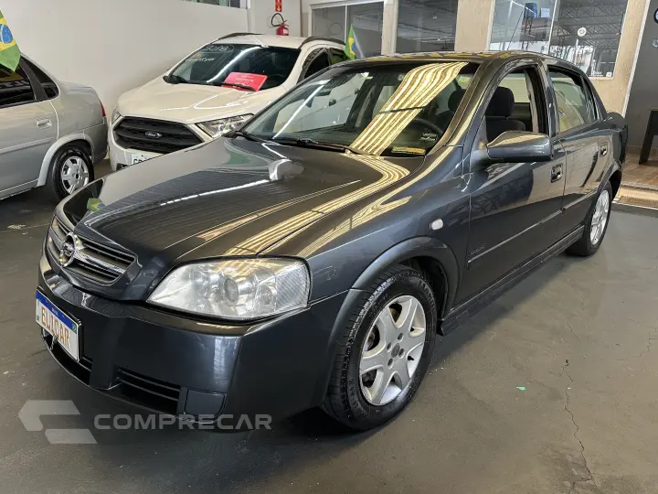 ASTRA 2.0 MPFI Advantage Sedan 8V