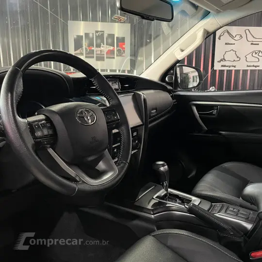 HILUX SW4 2.8 SRX 4X4 7 Lugares 16V Turbo Intercooler