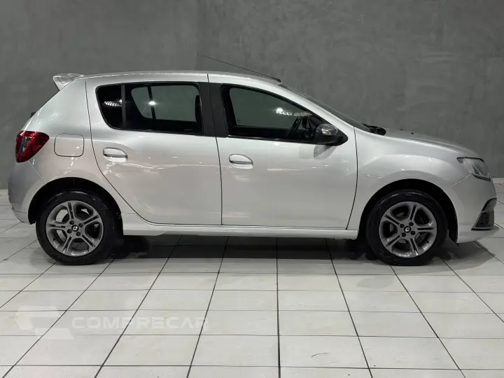 SANDERO 1.6 GT Line Limited