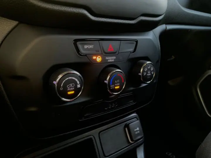 RENEGADE 1.8 AUTOMÁTICO