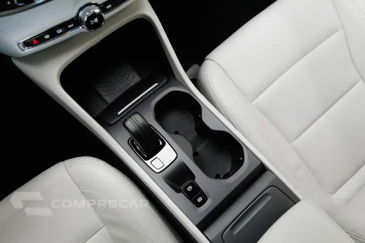 XC40 2.0 T5 Momentum AWD Geartronic