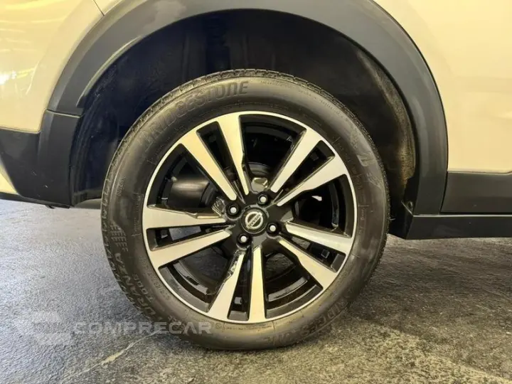KICKS ADVANCE CVT