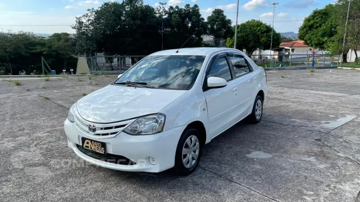 ETIOS 1.5 XS Sedan 16V
