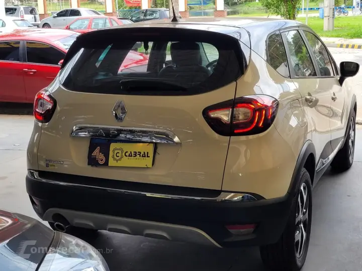 CAPTUR Intense 2.0 16V Flex 5p Aut.