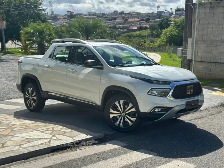 TORO 2.0 16V TURBO DIESEL VOLCANO 4WD AT9