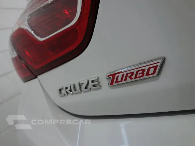CRUZE HATCH - 1.4 TURBO SPORT6 LTZ 16V 4P AUTOMÁTICO