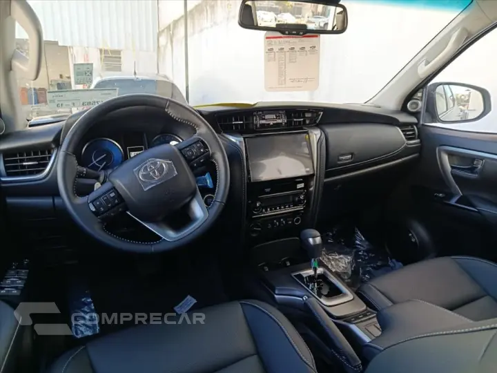 HILUX SW4 2.8 D-4D TURBO DIESEL SRX PLATINUM 7L 4