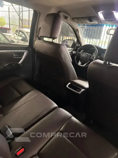 HILUX SW4 2.8 SRX 4X4 7 Lugares 16V Turbo Intercooler