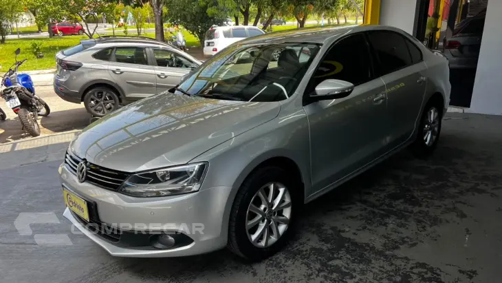 Jetta 2.0 4P FLEX AUTOMÁTICO