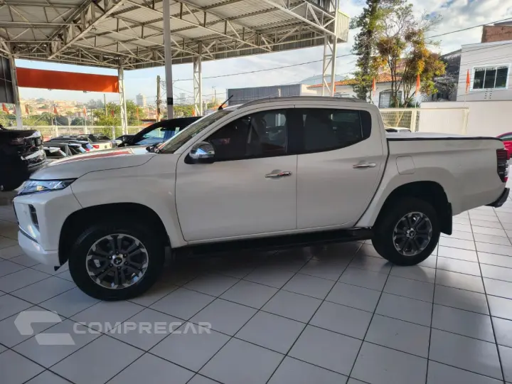 L 200 Triton 2.4 16V SPORT HPE 4X4 CABINE DUPLA TURBO DIESEL