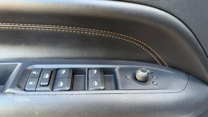 COMMANDER 1.3 T270 Turbo Limited