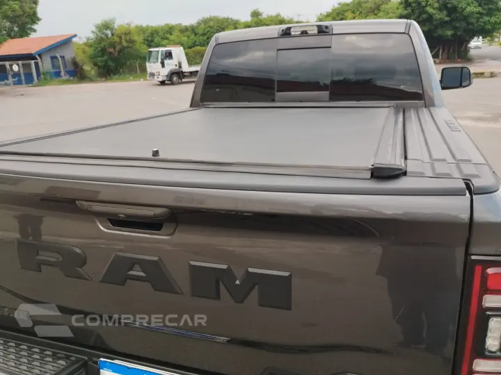 2500 6.7 I6 Turbo Laramie Night Edition CD 4X4