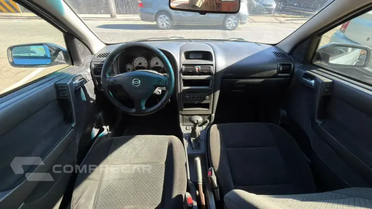 ASTRA 2.0 MPFI Advantage Sedan 8V
