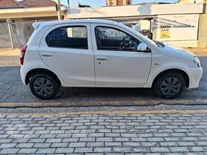 Etios Hatch 1.3 16V 4P FLEX X