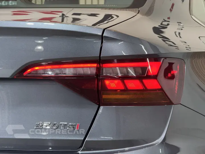 JETTA 1.4 250 TSI TOTAL FLEX R-LINE TIPTRONIC