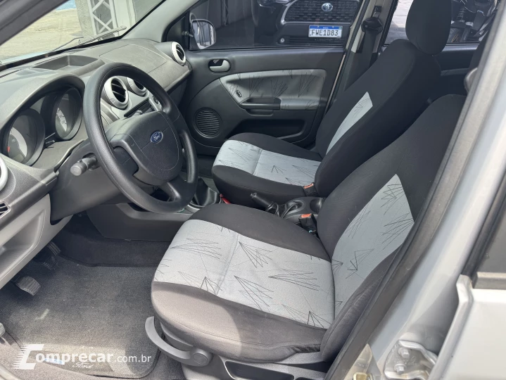 FIESTA 1.6 MPI Class Hatch 8V