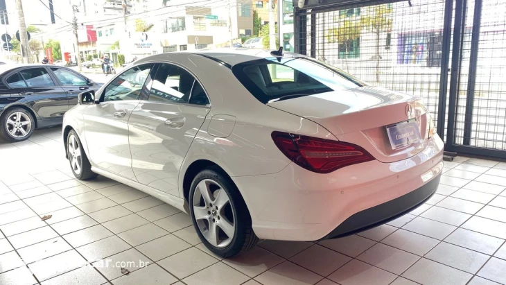 MERCEDES-BENZ CLA 180 1.6 CGI 7G-DCT