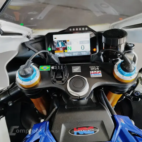 CBR 1000 RR-R FIREBLADE