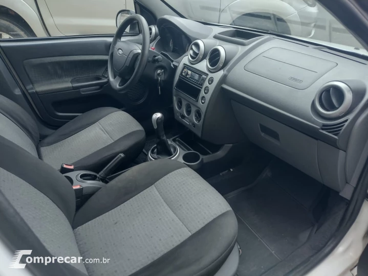 FIESTA 1.6 Rocam SE Sedan 8V