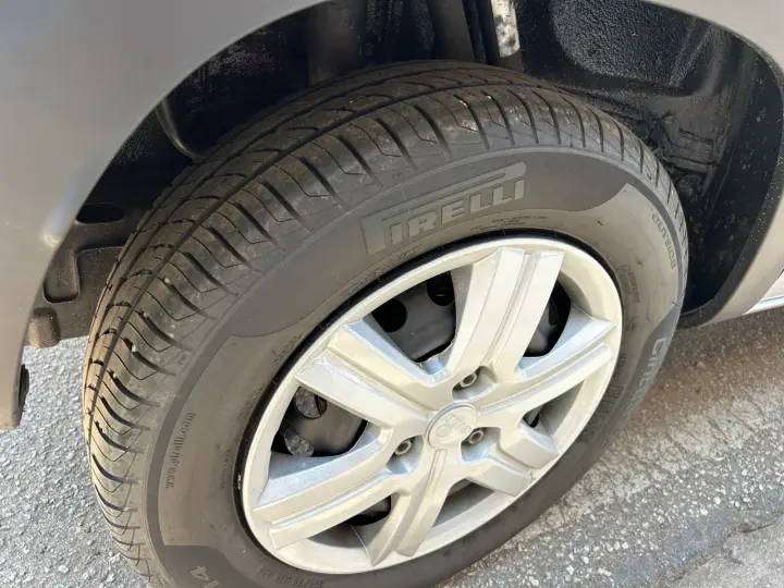 Kwid KWID Zen 1.0 Flex 12V 5p Mec.
