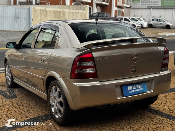 ASTRA 2.0 MPFI Advantage 8V