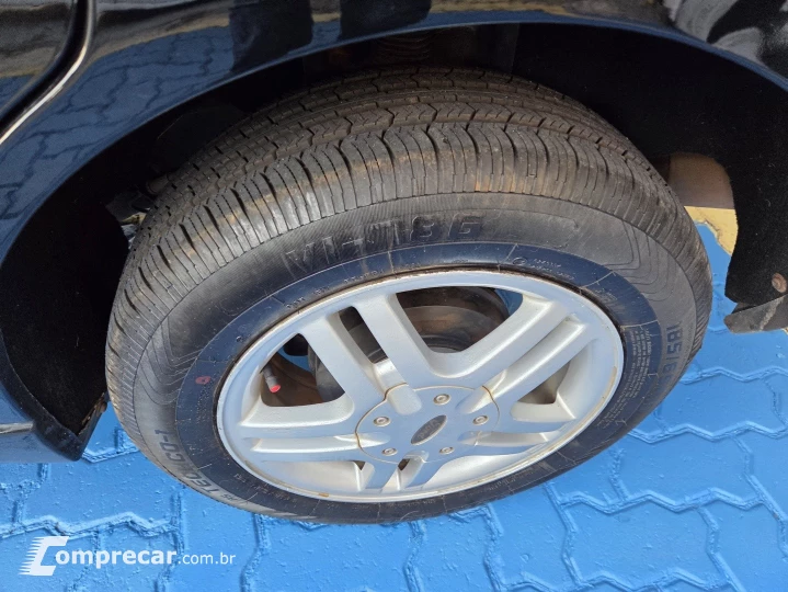 FOCUS 2.0 GLX SEDAN 16V GASOLINA 4P MANUAL