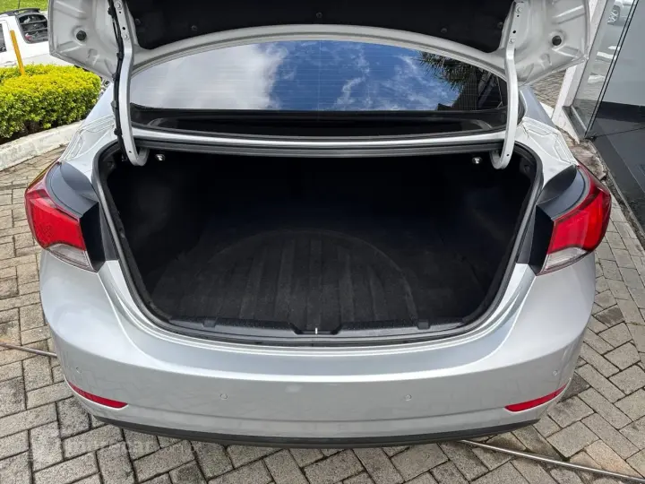 Elantra GLS 2.0 16V Flex Aut.