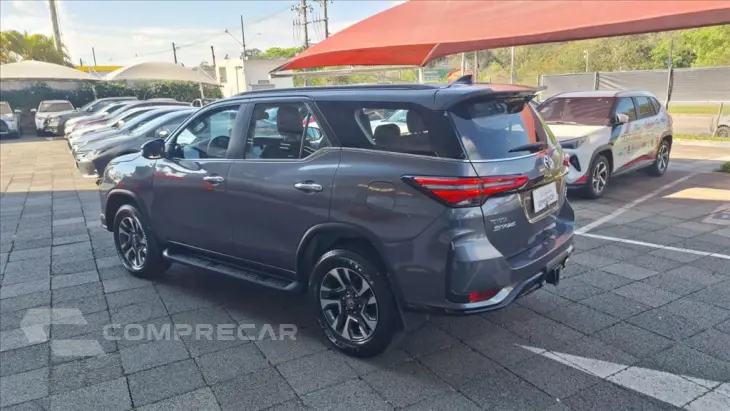 HILUX SW4 2.8 D-4D TURBO DIESEL SRX PLATINUM 7L 4