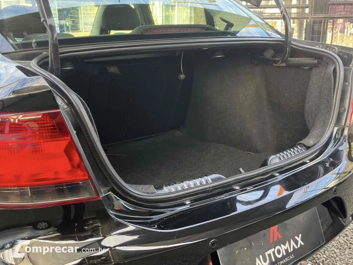VOYAGE 1.0 MI 8V FLEX 4P MANUAL