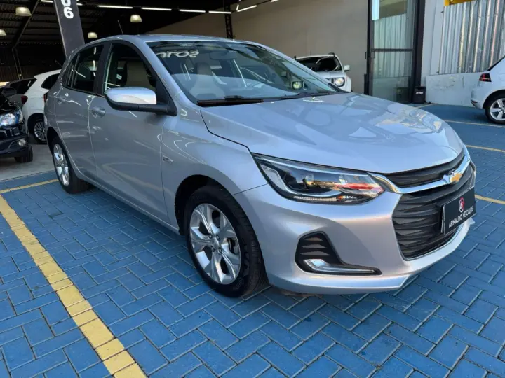 ONIX HATCH PREM. 1.0 12V TB Flex 5p Aut.