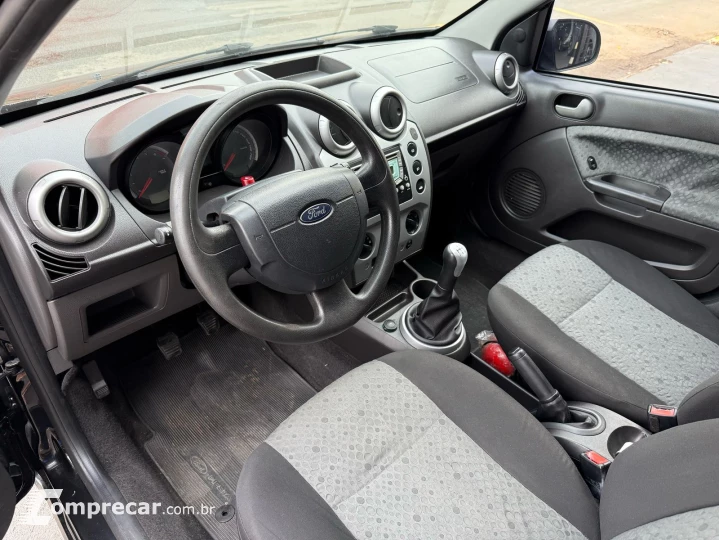 FIESTA 1.6 MPI Class Hatch 8V