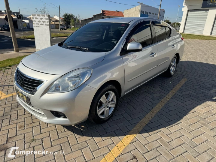 Versa SL 1.6 Flex Fuel