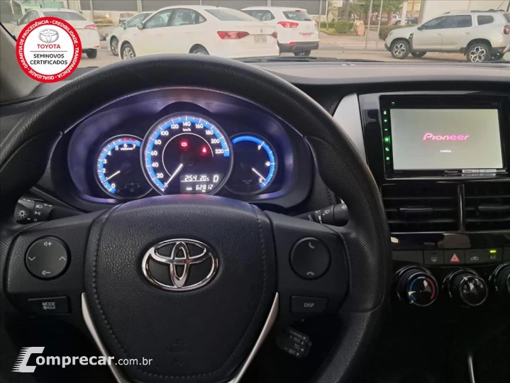YARIS 1.5 16V FLEX SEDAN XL LIVE MULTIDRIVE