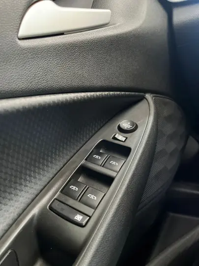 ONIX 1.0 Turbo Plus LT