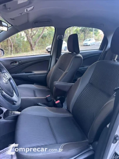 ETIOS 1.5 X PLUS SEDAN 16V FLEX 4P AUTOMÁTICO